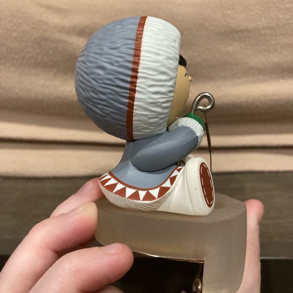 1985 Hallmark FrostyFriends/PolarPals Stocking Hanger - Picture 2 of 8